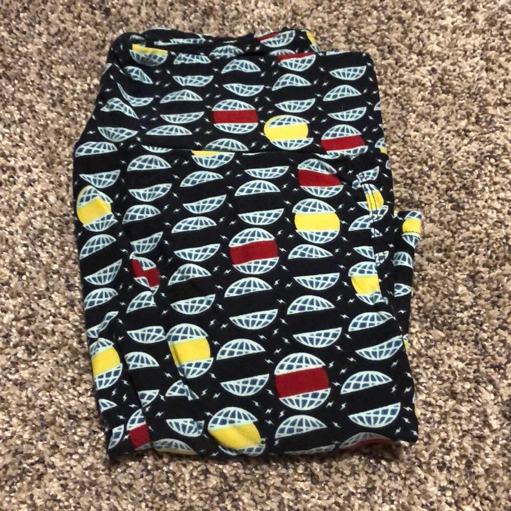 LulaRoe one size leggings, NWOT